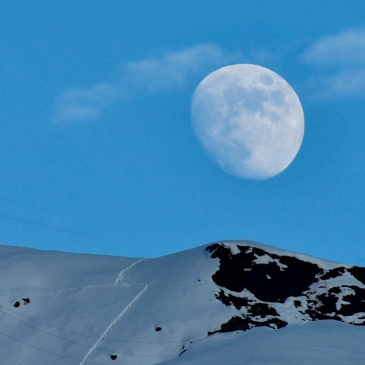 Eclipse lunar sobre Mt. Crested Butte, Colorado, Estados Unidos - Bing  Gallery · Peapix, image size:1440x1440